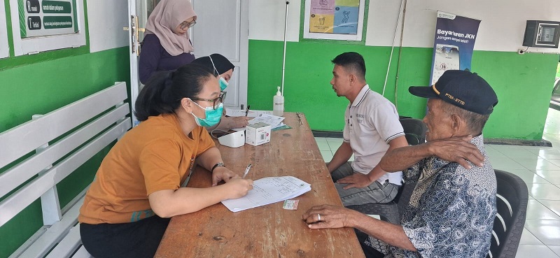 Puskesmas Biak di Luwuk Utara terus meningkatkan pelayanan kesehatan masyarakat melalui penguatan SDM, fasilitas medis, dan pendekatan ramah. (Ft : ist)