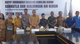 Wakil Bupati Banggai Kepulauan, Serfi Kambey, memimpin rapat evaluasi penanganan siaga darurat hidrometeorologi, pada Selasa (1/9/2026)