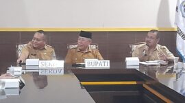 Bupati Banggai Kepulauan Rusli Moidady memimpin rakor pemantapan peluncuran Mal Pelayanan Publik satu pintu di Kantor Bupati Bangkep, Senin (14/9/26)