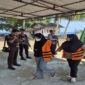 Persiapan sidang keliling oleh Kasi Pidum Kejari Tojo Una-Una saat mempersiapkan pelaksanaan sidang keliling di luar gedung Pengadilan Negeri Poso, Kabupaten Tojo Una-Una, Senin (7/9/2026).