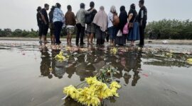 : Dewan Pers sebut lima jurnalis yang hilang saat meliput Gunung Anak Krakatau sebagai pahlawan pers dan ingatkan keselamatan kerja, Senin (21/9/26). (CNN Indonesia/ANT).