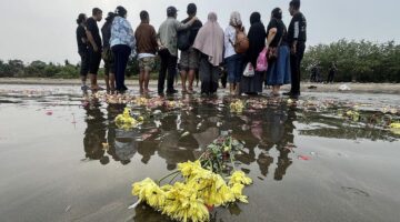 : Dewan Pers sebut lima jurnalis yang hilang saat meliput Gunung Anak Krakatau sebagai pahlawan pers dan ingatkan keselamatan kerja, Senin (21/9/26). (CNN Indonesia/ANT).