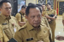 Mendagri Tito Karnavian menerjunkan tim untuk memediasi konflik DPRD Tapteng dengan Bupati Masinton Pasaribu terkait wacana pemakzulan. (CNN Indonesia)