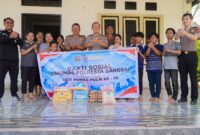 Polresta Banggai bagikan paket sembako ke dua panti asuhan di Kota Luwuk dalam rangka memperingati HUT Humas Polri ke-75 tahun 2026.(FT: Rival L)