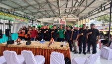 Suasana foto bersama seusai penyuluhan hukum dan pendampingan litigasi gratis bagi tahanan titipan di Aula Lapas Kelas IIB Ampana, Sabtu (3/10/2026). (Ft : Budi Dako)