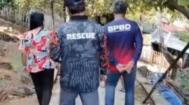 BPBD Bangkep siaga pantau wilayah dan salurkan air bersih bersama Damkar dan PMI bagi warga terdampak kekeringan di Bulagi.(ist)