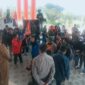 Jajaran Polres Tojo Una-Una mengawal aksi Aliansi Gerakan Rakyat dan Mahasiswa (GERAM) saat menyampaikan aspirasi di Kantor Bupati Tojo Una-Una, Senin (19/10/2026).