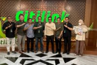Kadis Pariwisata Tojo Una-Una, Asrin Soga, saat melakukan audiensi dan penjajakan peluang pembukaan rute penerbangan Makassar–Ampana bersama mitra perjalanan internasional di Tangerang, Banten, Rabu (14/10/2026).