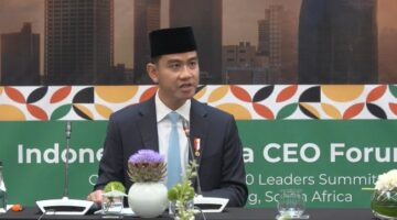 Anggota Komisi II DPR RI Fraksi PKB Eka Widodo mengusulkan pembentukan Pansus untuk menindaklanjuti pertimbangan putusan MK soal ijazah Wapres, Kamis (8/10/26).(CNN Indonesia)