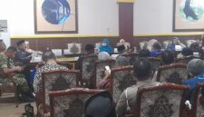 Pemkab Banggai Kepulauan menggelar rapat persiapan HUTDA ke-27 untuk mematangkan akomodasi tamu serta efisiensi anggaran acara, Kamis (8/10/26). (Victor Reppie/Pemkab Bangkep)