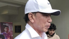 Presiden ke-7 RI Joko Widodo merespons wacana pemakzulan Wapres Gibran Rakabuming Raka dan meminta publik menaati mekanisme konstitusi.(CNN Indonesia)