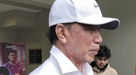 Presiden ke-7 RI Joko Widodo merespons wacana pemakzulan Wapres Gibran Rakabuming Raka dan meminta publik menaati mekanisme konstitusi.(CNN Indonesia)
