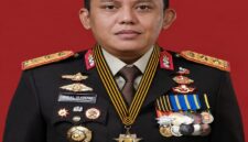 Irjen Pol. Rizal Irawan resmi ditunjuk menjadi Kapolda Sulteng menggantikan Irjen Pol. Nasri Sulaeman yang memasuki masa pension. (hms Polda Sulteng)