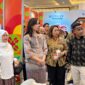 Wakil Bupati Tojo Una-Una, Surya Lapasiri, bersama rombongan saat mengunjungi salah satu stan dalam ajang Wonderful Indonesia Tourism Fair (WITF) 2026 di JIExpo Kemayoran, Jakarta, Kamis (15/10/2026).