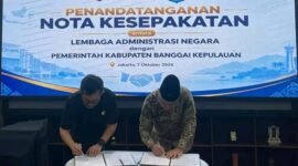 Pemkab Banggai Kepulauan menandatangani Nota Kesepakatan dengan LAN untuk meningkatkan kapasitas aparatur dan pelayanan public, Rabu (7/10/26). (Pemkab Bangkep/ Victor Reppie)