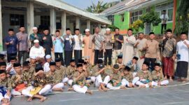 Menghadapi kemarau panjang, ratusan warga dan santri Ponpes DDI Kilongan Permai menggelar Sholat Istisqa dengan dukungan Tirta Dharma PDAM Luwuk Utara, Kamis (01/10/26).