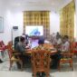 Wakil Bupati Banggai Kepulauan Serfi Kambey memimpin rakor pemantauan kinerja percepatan penurunan stunting Semester I Tahun 2026. (FT : Pemkab Bangkep/ Victor Reppie )
