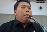 Sartun Landengo Pimpin Rapat Pembahasan Ranperda Penyelenggaraan Desa. (klik Indonesia/Victor Rappie)